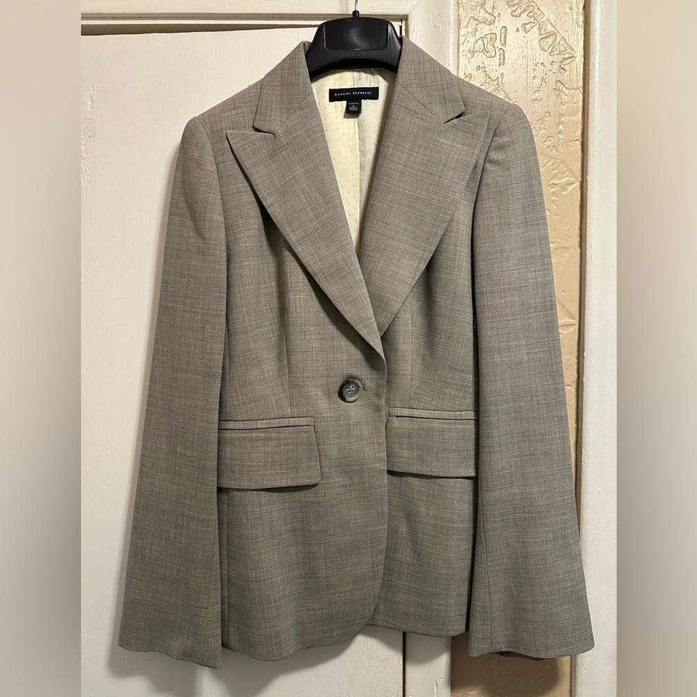 Banana Republic Women’s Suit Jacket size 2